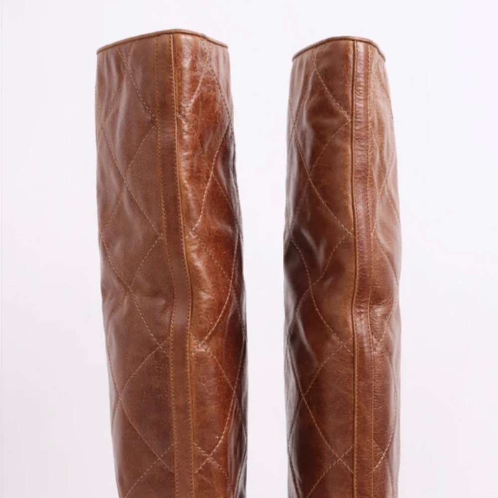 Excellent Chanel Boots 👢 ♥️ - Picture 6 of 6